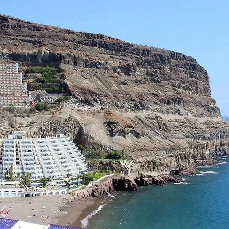 Con Diseno Moderno Y Piscina Appartement