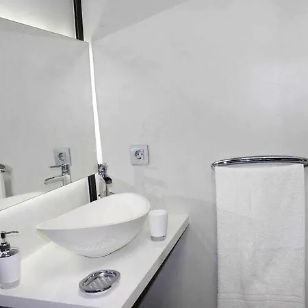 Appartement Con Diseno Moderno Y Piscina *